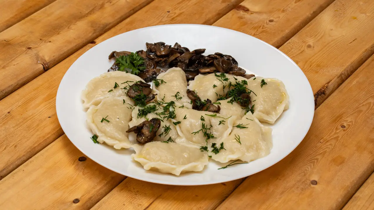 Varenyky (Pierogi) con Patate e Funghi
